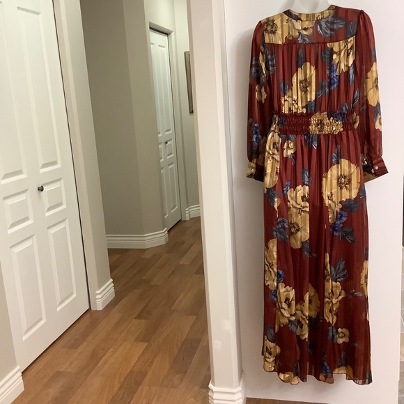 Kate Lily Beautiful Dress fits Medium - Picture 9 of 15